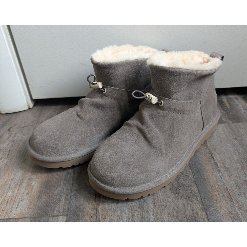 NWOB NEW Without Box UGGs Women's Classic Mini Toggler Tan Size 7 USA S/N1143937